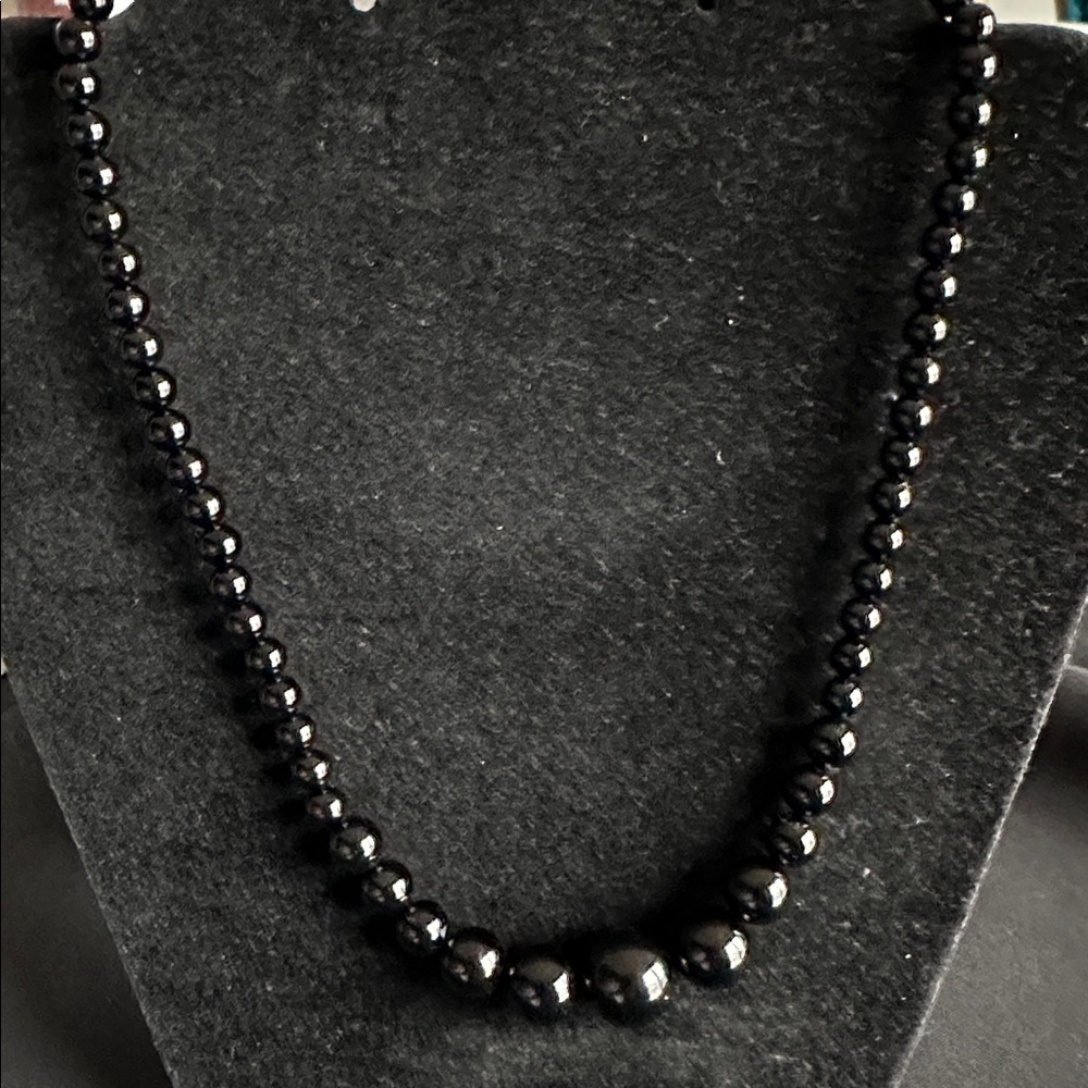 Onyx bead NWOT necklace. Genuine gemstone graduated beads w/ 925 clasp